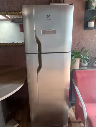 vendo geladeira