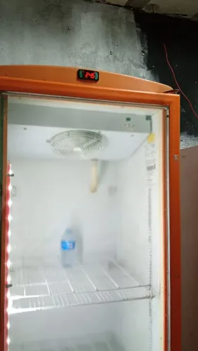 Freezer vertical gelopar fone *83