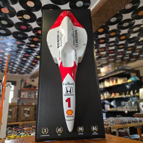 Cockpit e Carenagem - Ayrton Senna - Mclaren - Escala aproximada 1:3