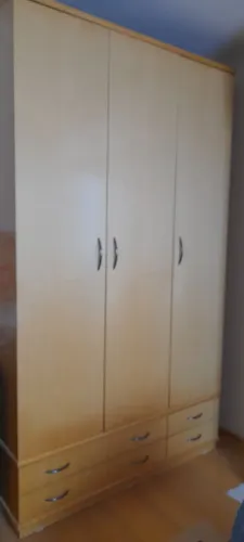 Guarda roupa marfim