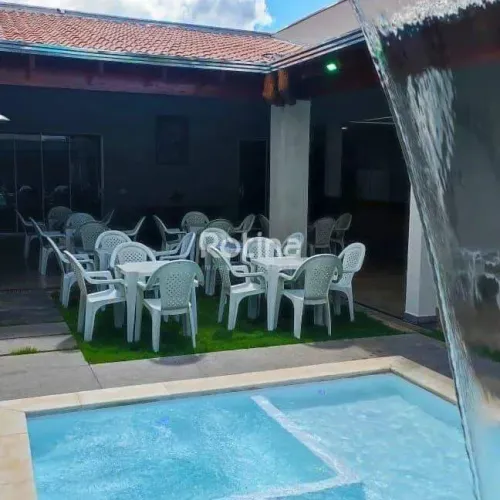 Casa Comercial à venda, 2 quartos, Portal do Vale - Uberlândia/MG - Rotina Imobiliária