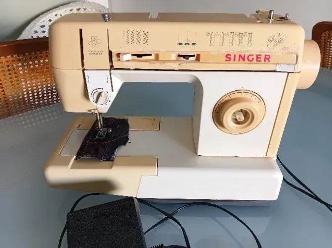 Maquina de Costura Singer