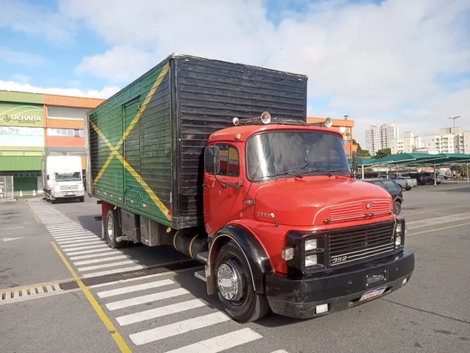 MB 1111 baú 