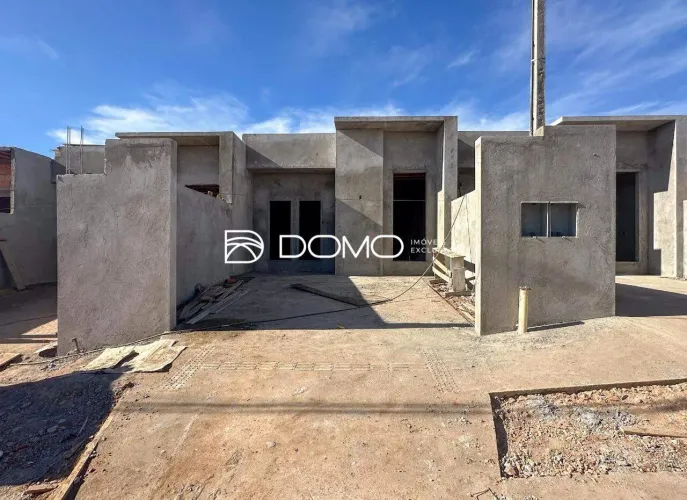 Casa residencial com 2 quartos, 2 salas e quintal  Interlagos, Cascavel/PR (aceita financi