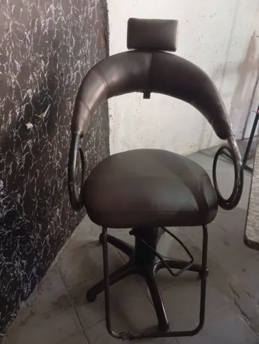 Cadeira de salão no precinho chama no Zap 79988-75-8039