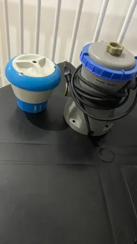 Bomba com filtro e flutuador para piscina