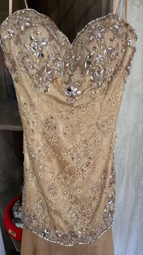 Vestido de Festa Bordado Longo com Saia Removível