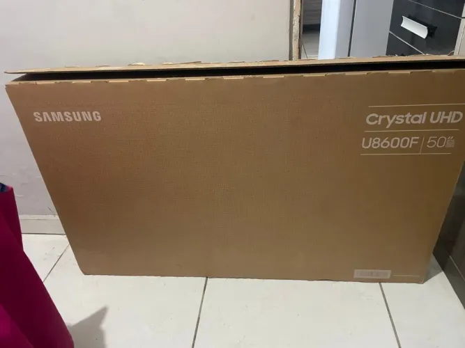 Televisão Samsung 50 polegadas - tela trincada 