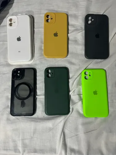 Vendo ou troco capinhas de iPhone 11 