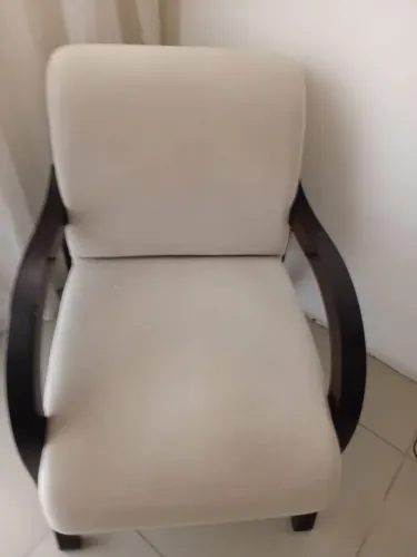 DUAS POLTRONAS