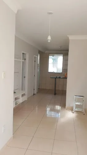 ALUGA-SE CASA 3/4 Varanda e Cobertura <br> *R$ 2.300/mês*<br>