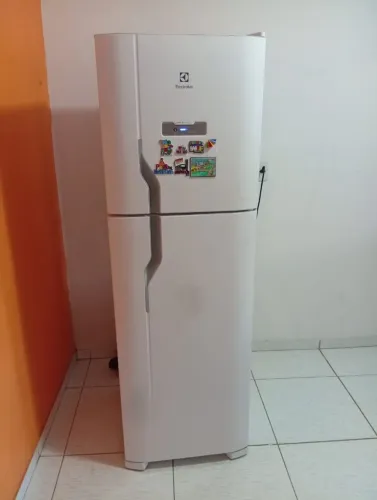 Geladeira Electrolux 472L