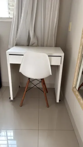Escrivaninha em MDF + cadeira na cor branca