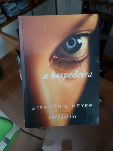 Livro a hospedeira 