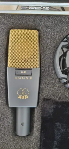 Microfone AKG C414 B XLII