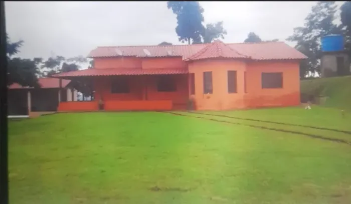 Sítio em Caéte 4000m² - Roças Novas