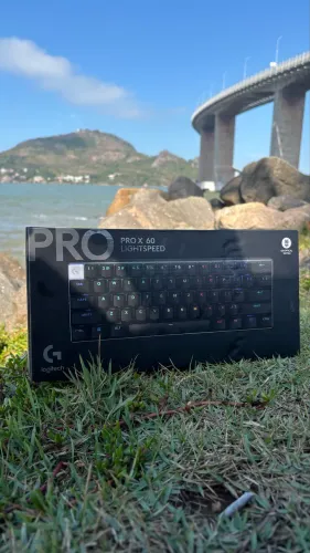 Teclado sem fio Logitech Pro X 60 ? Novo