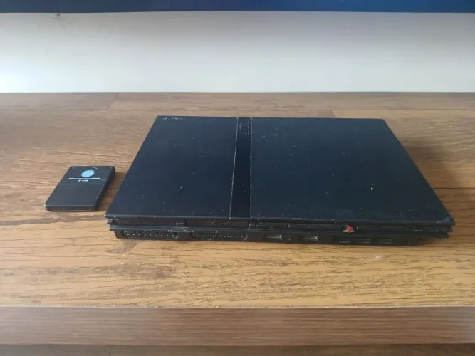 Lote Playstation 2 slim: 1 kit completo + 1 console extra (Apenas Aparelho)