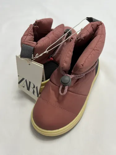 BOTA ZARA INFANTIL ACOLCHOADA NOVA N°22