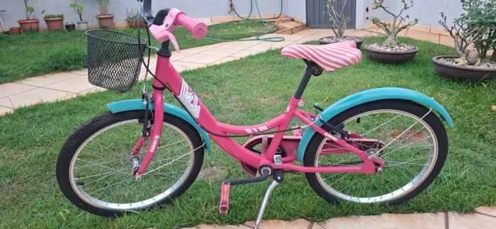 Bicicleta infantil Caloi Ceci aro 20 - seminova