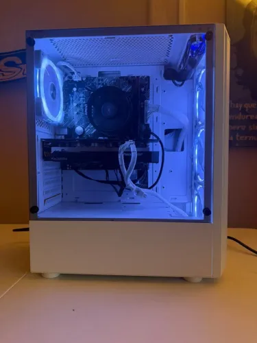 PC Gamer RX 7600 + Ryzen 5 5500 + 16GB RAM + SSD Externo SanDisk 2TB