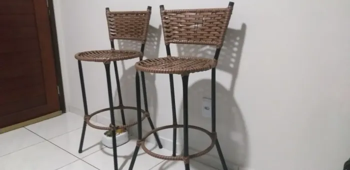 Banquetas em fibra sintética 