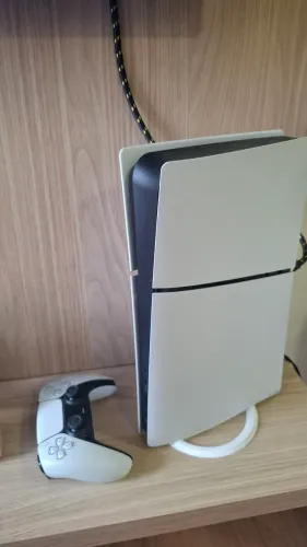 PLAYSTATION 5 SLIM 500Gb / 5 meses de uso