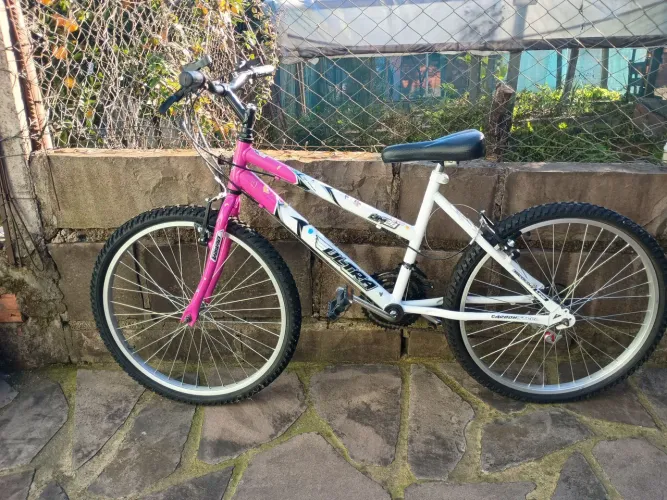 Bicicleta Ultra Bikes Aro 24 Feminina Bicolor Freio V Brake