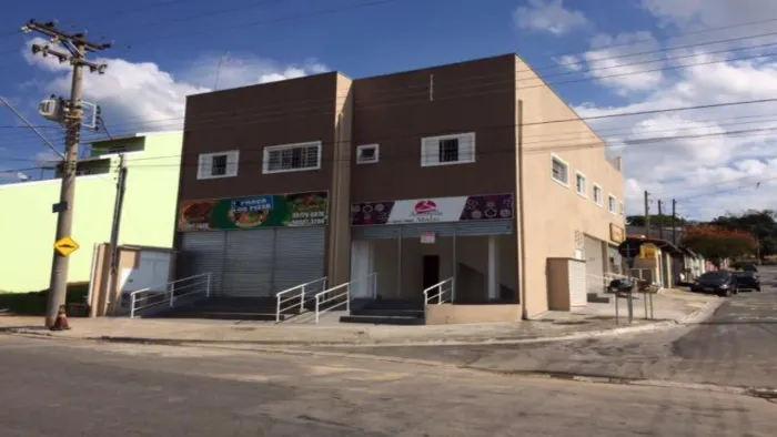 Excelente imóvel, localizado em avenida de bairro movimentado na zona leste de SJC