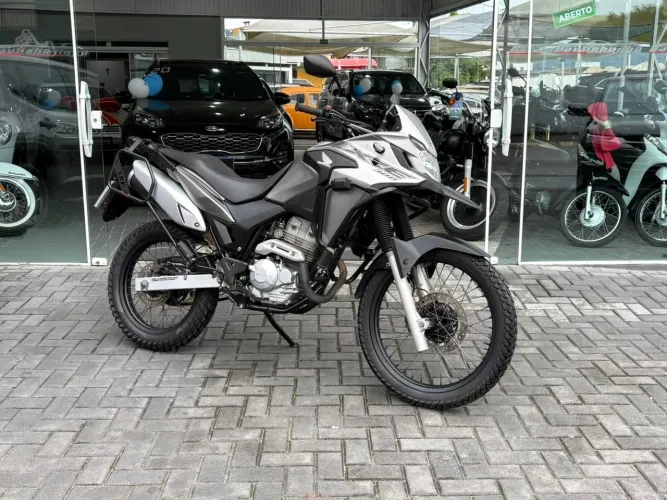 Xre 300 2019