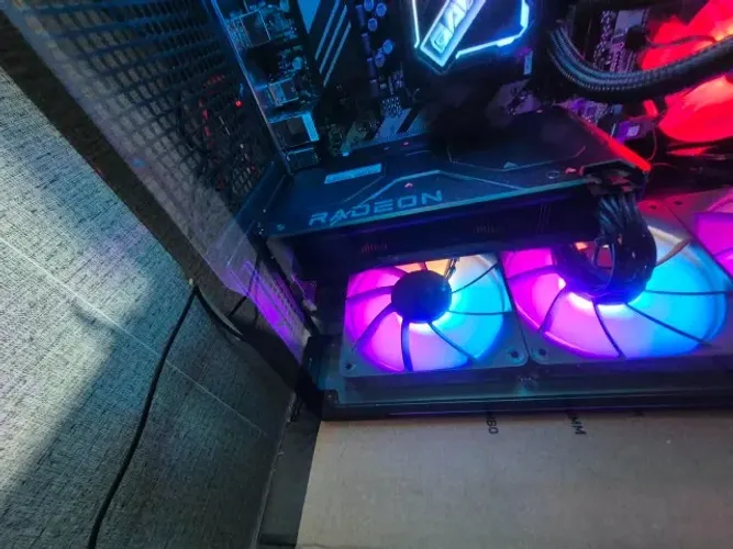 Placa de Vídeo XFX Radeon RX 7600 8GB GDDR6 HDMI 3xDP