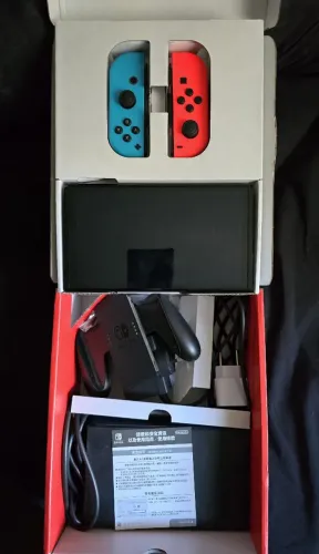 Videogame Nintendo Switch Oled Desbloqueado + cartão de memoria 512