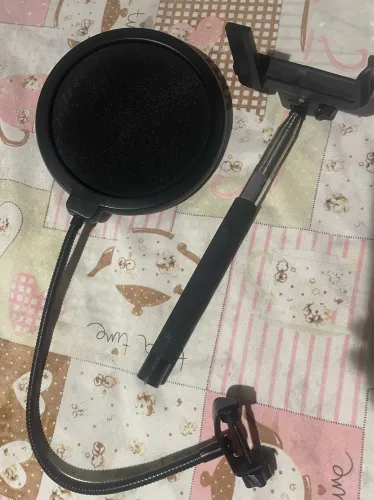Criador de Conteúdo: Pop Filter para Microfone + Pau de Selfie / Suporte Celular