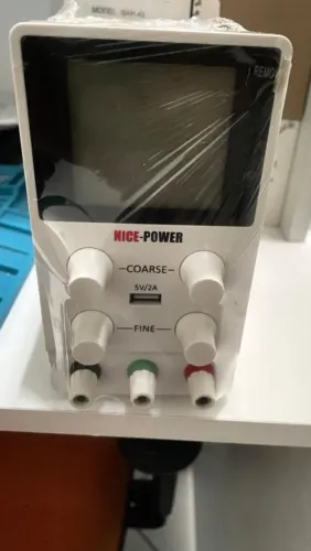 Vendo uma fonte de alimentação 