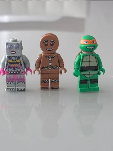 LEGO Minifigures Lady Robot + Gingerbread Man + Michelangelo Original