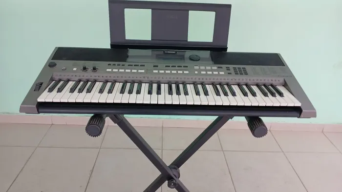 TECLADO YAMAHA SEMI NOVO A VENDA