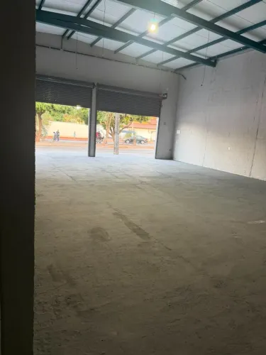 Aluguel de galpão - 195 m²