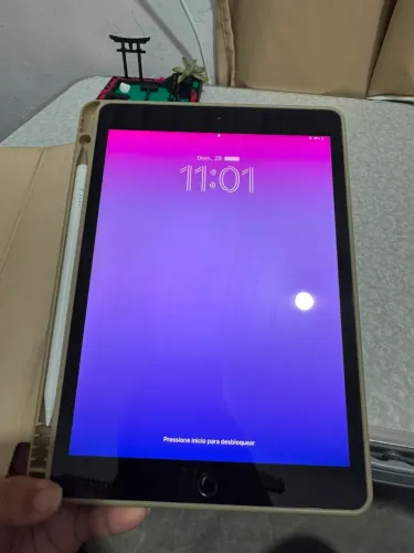 Troco | Vendo iPad 7° geração Space Gray 32 GB