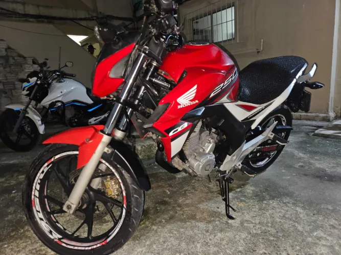 Cb twister 250 novinha