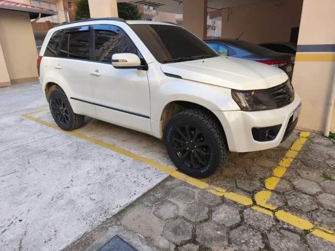 Suzuki Grand Vitara 2.0 16V 4x2/4x4 5P Aut. 2014