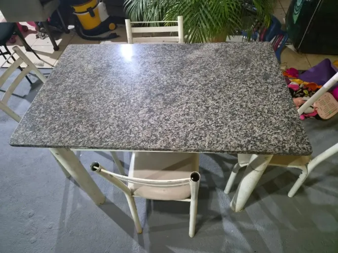 Mesa mármore 4 cadeiras