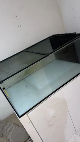 Vende-se aquário