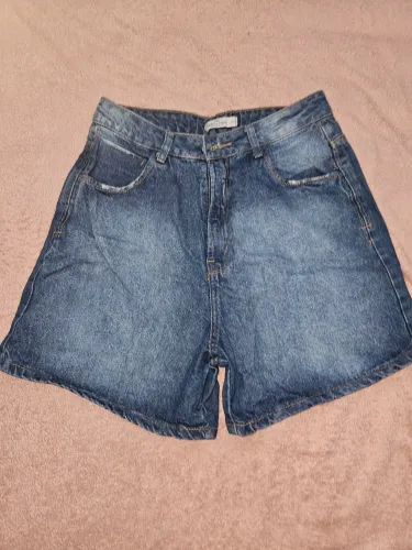 Bermuda jeans. Tamanho 42 R$ 30