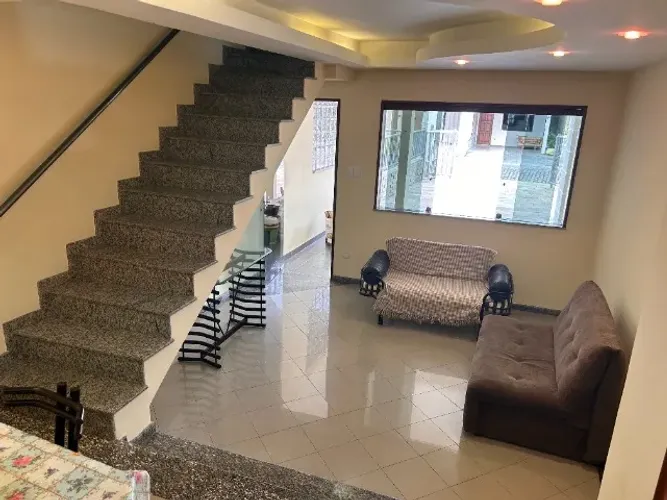Excelente Casa 4 quartos no Residencial Maria Elvira (mobiliada ou não), no Centro.