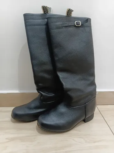BOTA GAÚCHO EM COURO LEGÍTIMO 