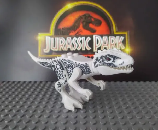 Dinossauro Filhote Indominus Rex - Jurassic World (Blocos de montar tipo LEGO)