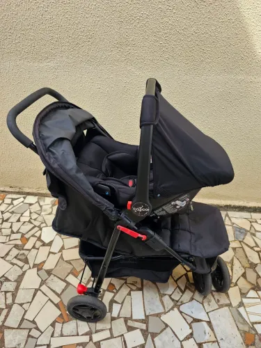 Carrinho e Bebê conforto Cosco