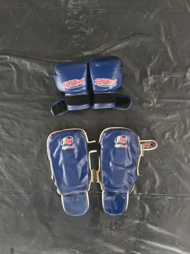 Luva e caneleira muay thai