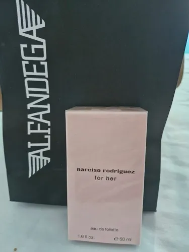 Perfume importado e lagrado