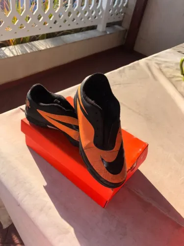 Nike JR HyperVENOM n°35 Phade TF
